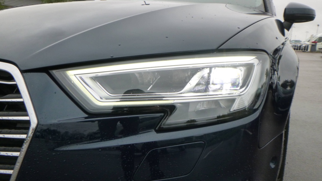 AUDI A3 Sportback Design 40 TFSIE 204 S TRONIC DESIGN - ref: 5-1380420 - Photo 9