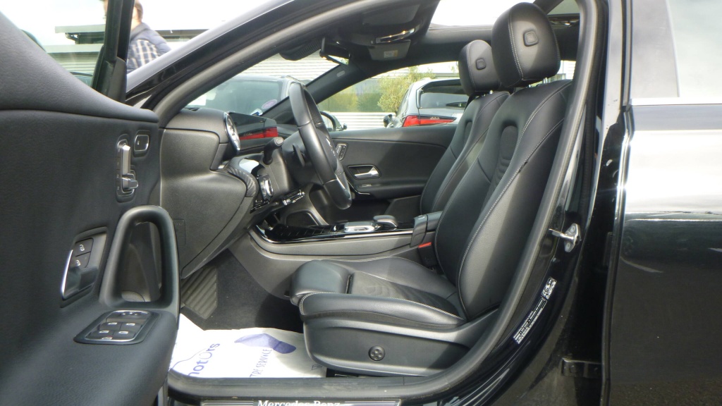 MERCEDES Classe E Style Line CLASSE A 200 7G-DCT - STYLE LINE - ref: 5-1381504 - Photo 17