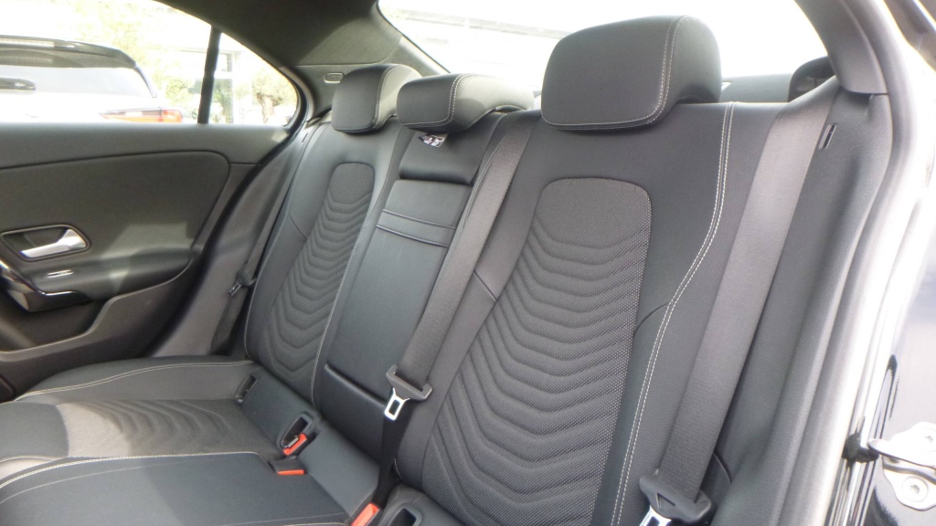 MERCEDES Classe E Style Line CLASSE A 200 7G-DCT - STYLE LINE - ref: 5-1381504 - Photo 18