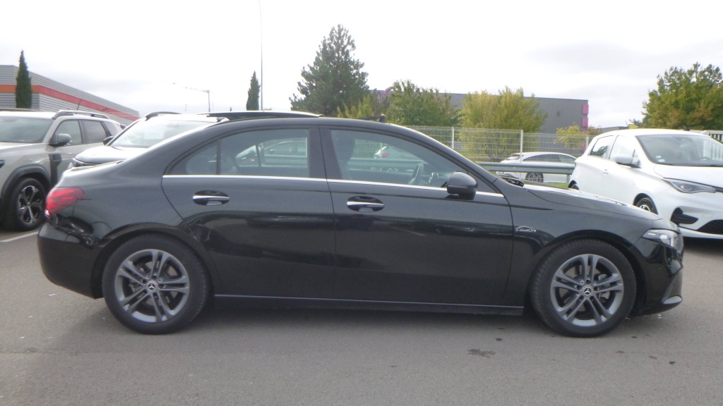 MERCEDES Classe E Style Line CLASSE A 200 7G-DCT - STYLE LINE - ref: 5-1381504 - Photo 4