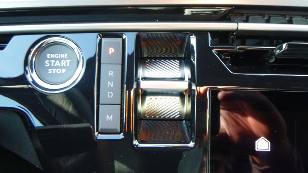 PEUGEOT 5008 Allure HYBRID 145 E-DCS6 ALLURE +PACK PANORAMIC NAVIGATION - ref: 5-1387546 - Photo 19