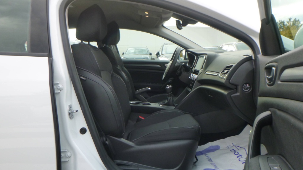 RENAULT Megane Techno BLUE DCI 115 - TECHNO - ref: 5-1389316 - Photo 20