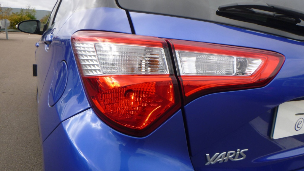 TOYOTA Yaris Design YARIS 110 VVT-I CVT - DESIGN - ref: 5-1390311 - Photo 10