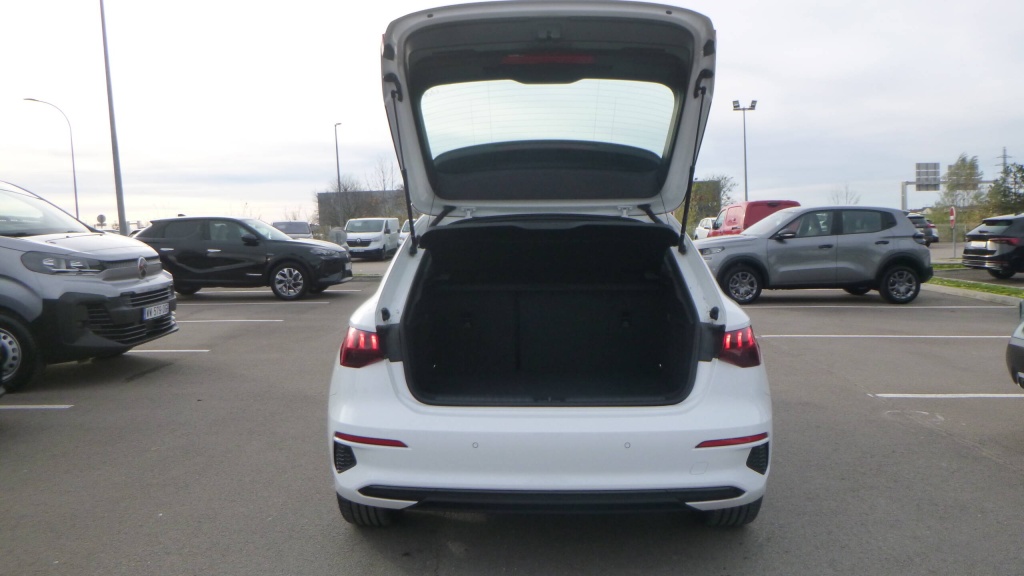 AUDI A3 Sportback Design 35 TFSI MILD HYBRID 150 S TRONIC 7 - DESIGN - ref: 5-1392603 - Photo 18