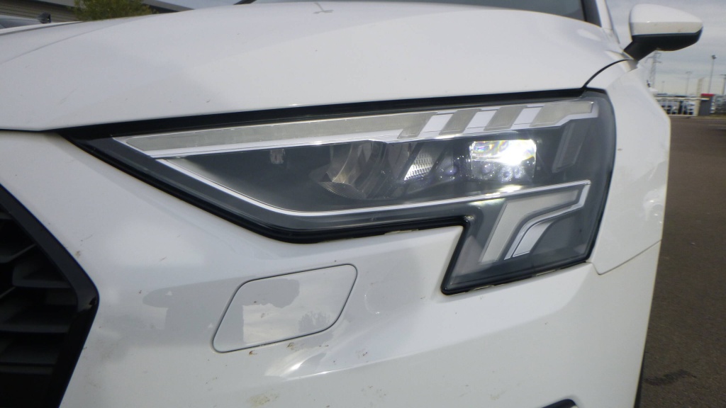 AUDI A3 Sportback Design 35 TFSI MILD HYBRID 150 S TRONIC 7 - DESIGN - ref: 5-1392603 - Photo 9