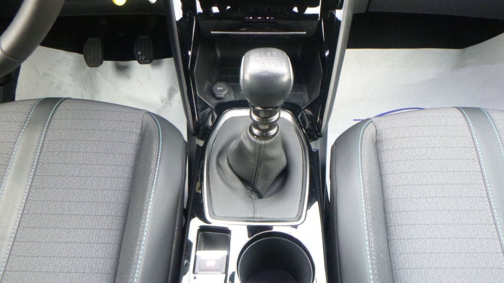 PEUGEOT 2008 Allure Pack PURETECH 130 S&S BVM6 - ALLURE PACK - ref: 5-1393675 - Photo 19