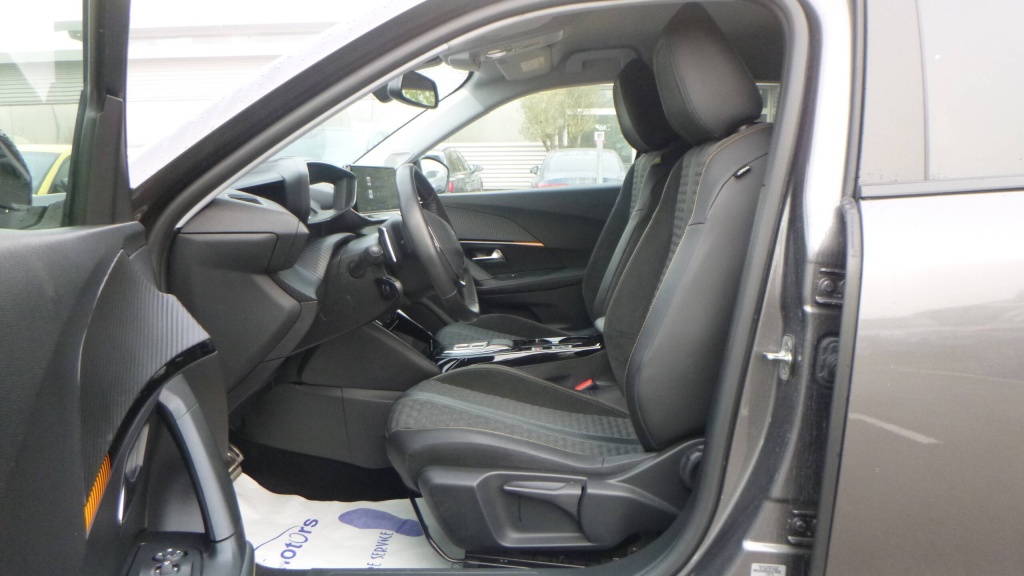 PEUGEOT 2008 Roadtrip PURETECH 130 S&S EAT8 - ROADTRIP - ref: 5-1394287 - Photo 16