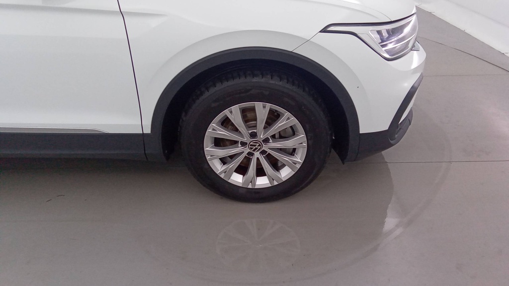 VOLKSWAGEN Tiguan Life EHYBRID 245 DSG6 LIFE +CAMERA +ATTELAGE +NAV - ref: 5-1394336 - Photo 11
