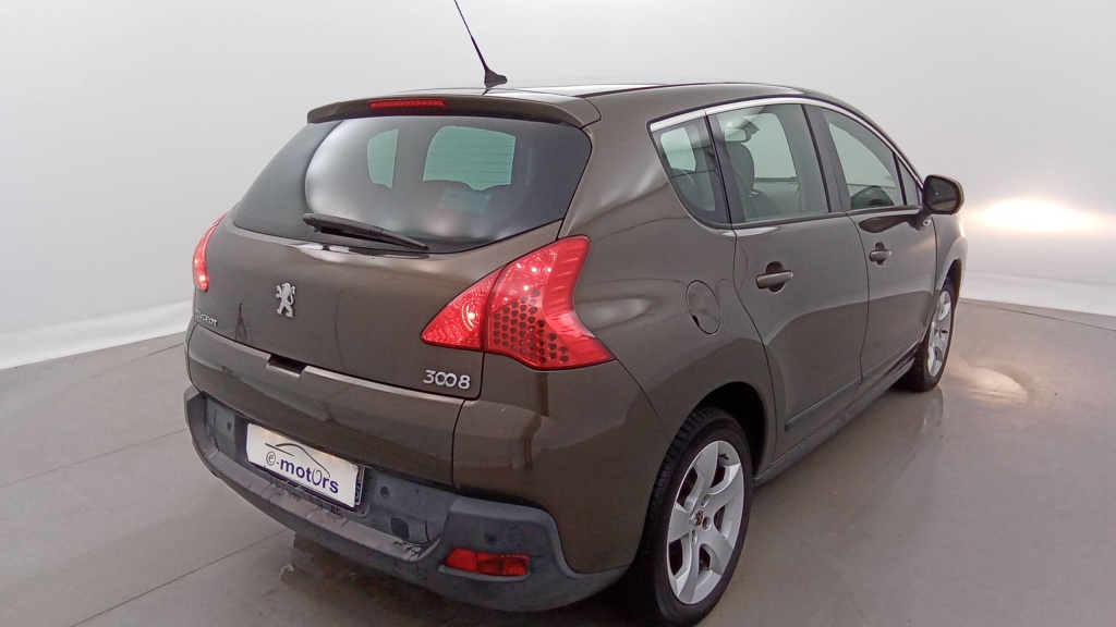 PEUGEOT 3008 Allure 1.6 HDI 16V 112CH - ALLURE - ref: 5-1394879 - Photo 10
