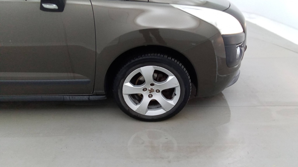 PEUGEOT 3008 Allure 1.6 HDI 16V 112CH - ALLURE - ref: 5-1394879 - Photo 11