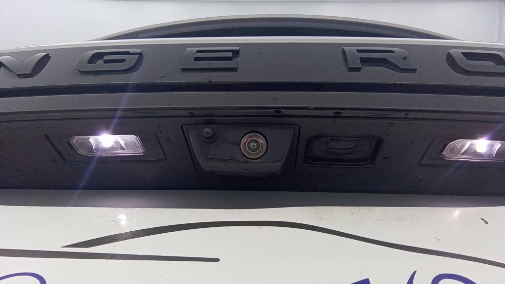 LAND ROVER Evoque SE MARK III P300E PHEV AWD BVA8 SE +ATTELAGE - ref: 5-1395151 - Photo 12