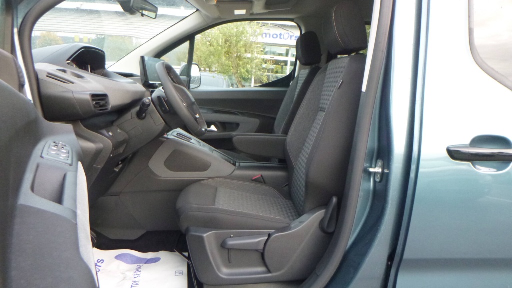 PEUGEOT Rifter GT XL BLUEHDI 130 EAT8 GT 7PL +GPS +ACCES MAINS LIBRES - ref: 5-1396137 - Photo 16