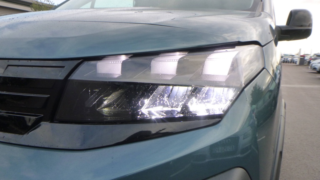 PEUGEOT Rifter GT XL BLUEHDI 130 EAT8 GT 7PL +GPS +ACCES MAINS LIBRES - ref: 5-1396137 - Photo 9