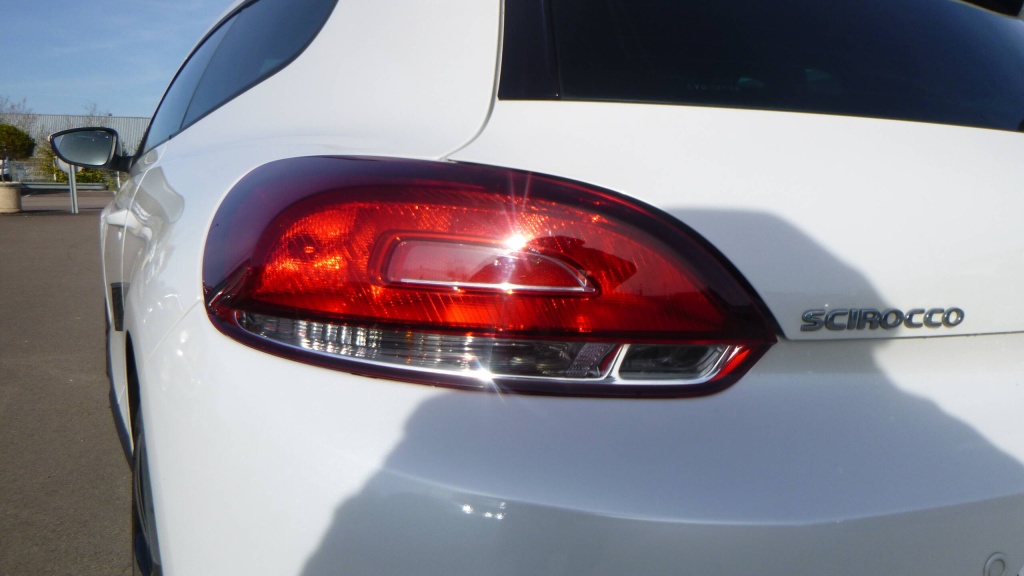 VOLKSWAGEN Scirocco Sportline 2.0 TDI 140CV - SPORTLINE +TOIT - ref: 5-1424634 - Photo 10