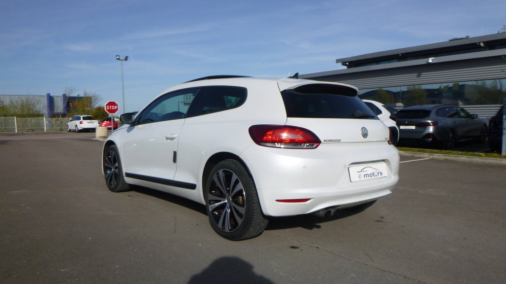 VOLKSWAGEN Scirocco Sportline 2.0 TDI 140CV - SPORTLINE +TOIT - ref: 5-1424634 - Photo 7