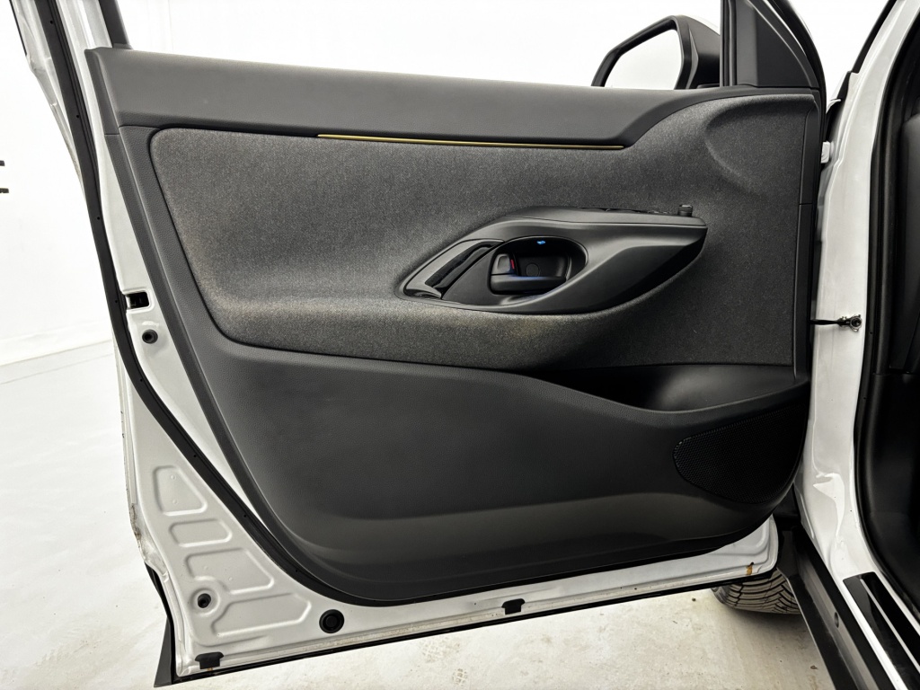 TOYOTA Yaris Cross Trail Cross Hybride 116h 2WD - ref: 6-2971x172192 - Photo 12