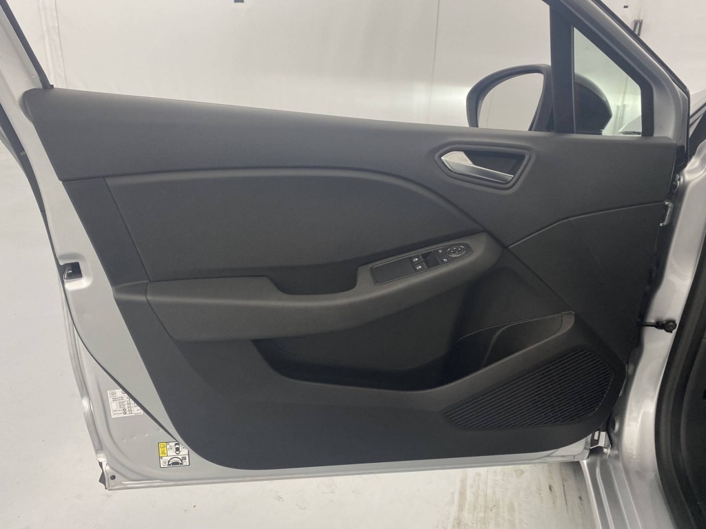 RENAULT Clio Equilibre TCe 90 - ref: 6-2971x181132 - Photo 18