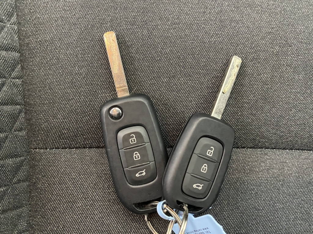 RENAULT Clio Business Blue dCi 100 21N - ref: 6-2971x186552 - Photo 19