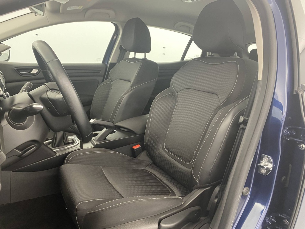 RENAULT Megane Zen Blue dCi 115 - ref: 6-2971x187160 - Photo 18