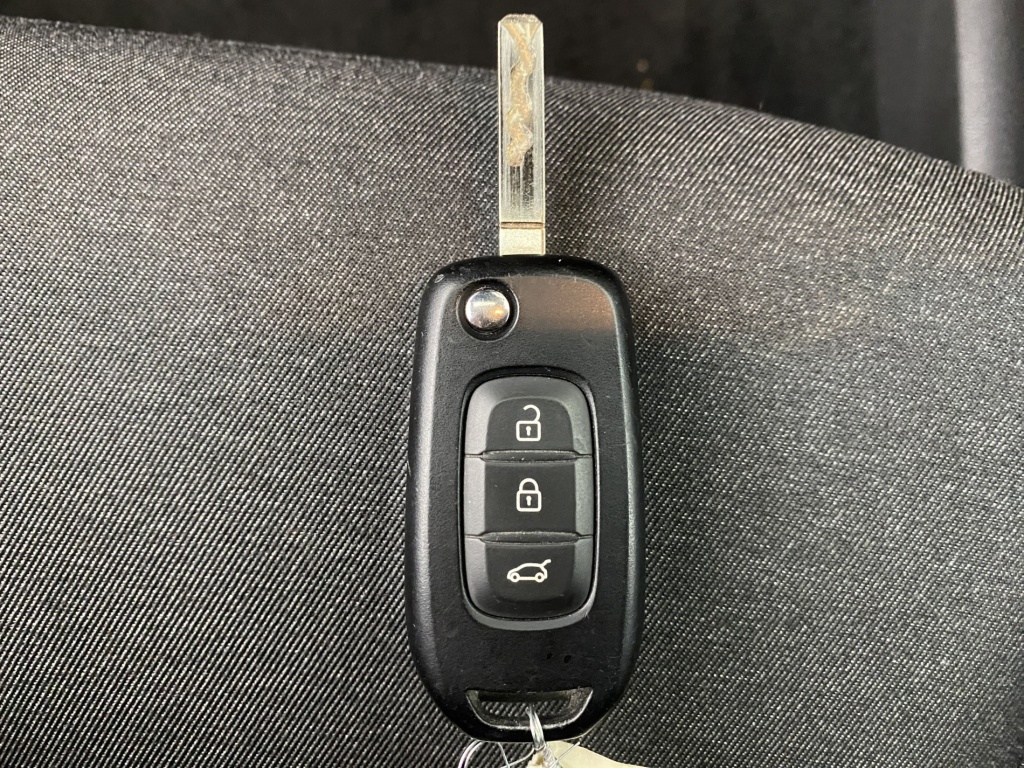 RENAULT Clio Zen Blue dCi 85 - ref: 6-2971x195905 - Photo 20