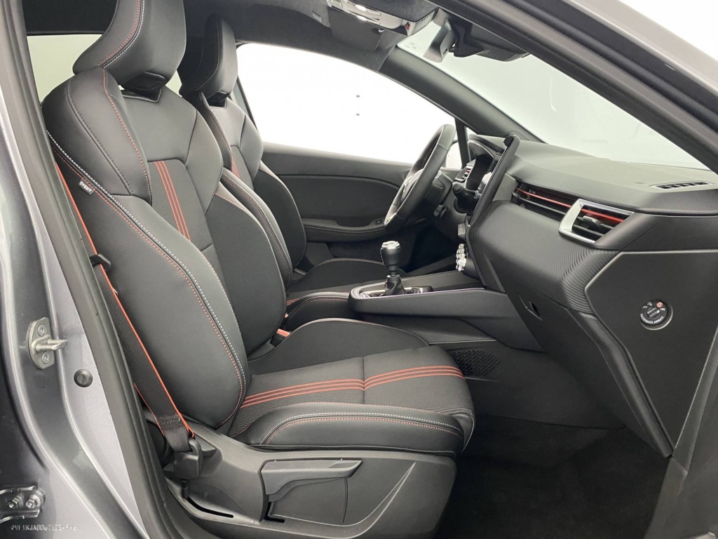 RENAULT Clio RS Line TCe 140 - ref: 6-2971x203976 - Photo 11