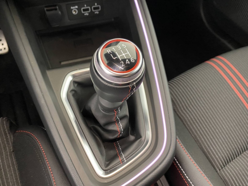 RENAULT Clio RS Line TCe 140 - ref: 6-2971x203976 - Photo 17