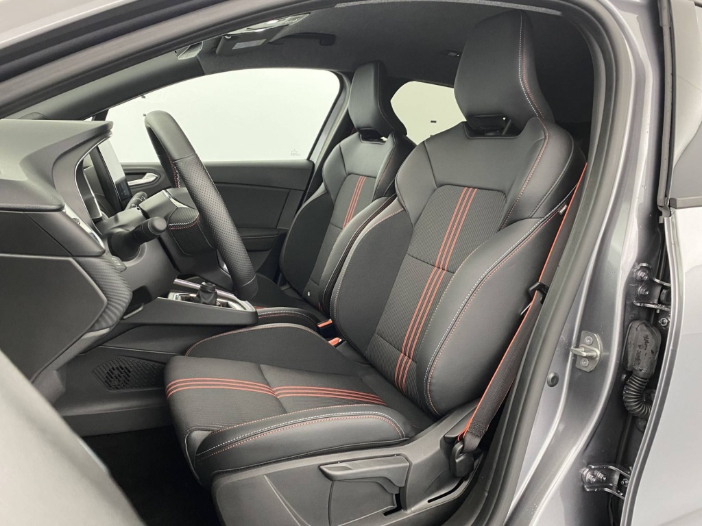 RENAULT Clio RS Line TCe 140 - ref: 6-2971x203976 - Photo 18