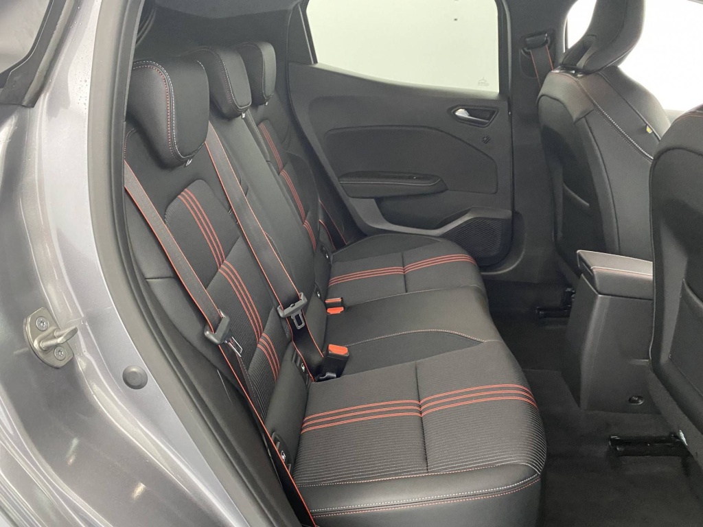 RENAULT Clio RS Line TCe 140 - ref: 6-2971x203976 - Photo 19