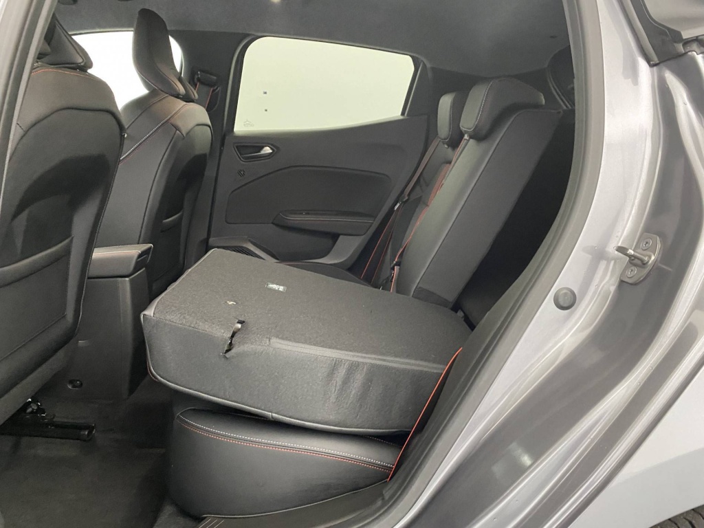 RENAULT Clio RS Line TCe 140 - ref: 6-2971x203976 - Photo 20