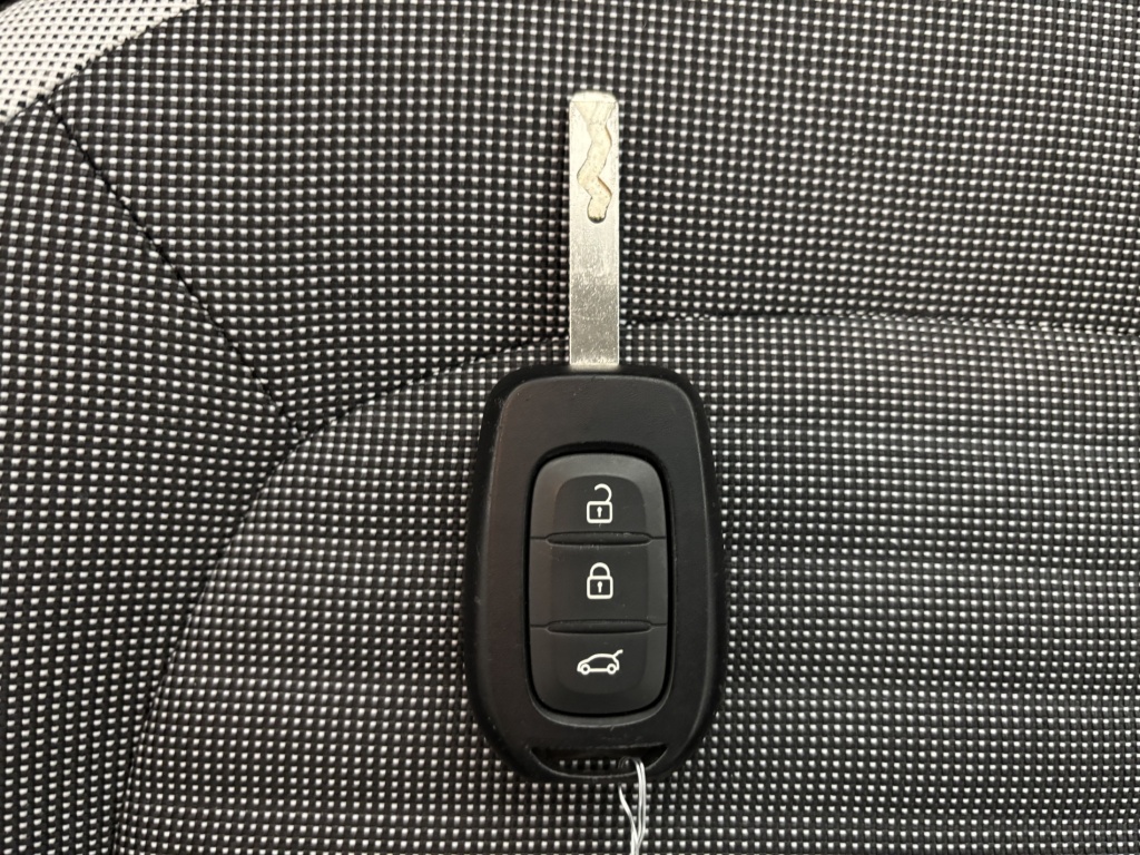 RENAULT Twingo Zen III Achat Integral 21 - ref: 6-2971x204219 - Photo 20
