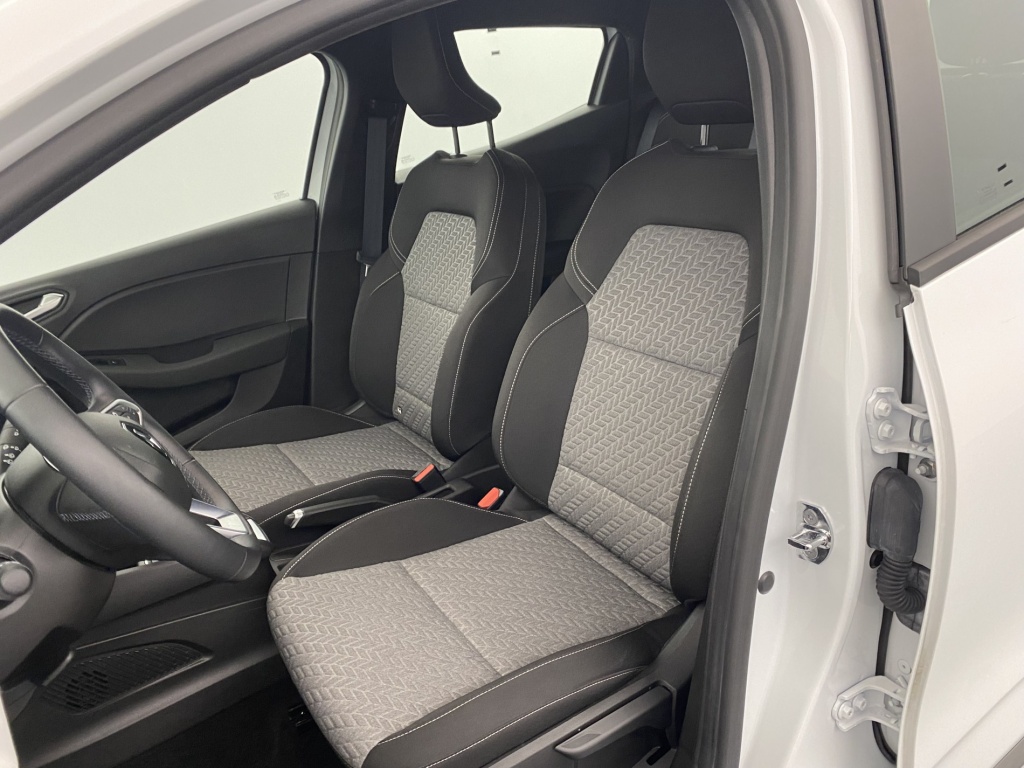 RENAULT Clio Limited E-Tech 140 21N - ref: 6-2971x206537 - Photo 13