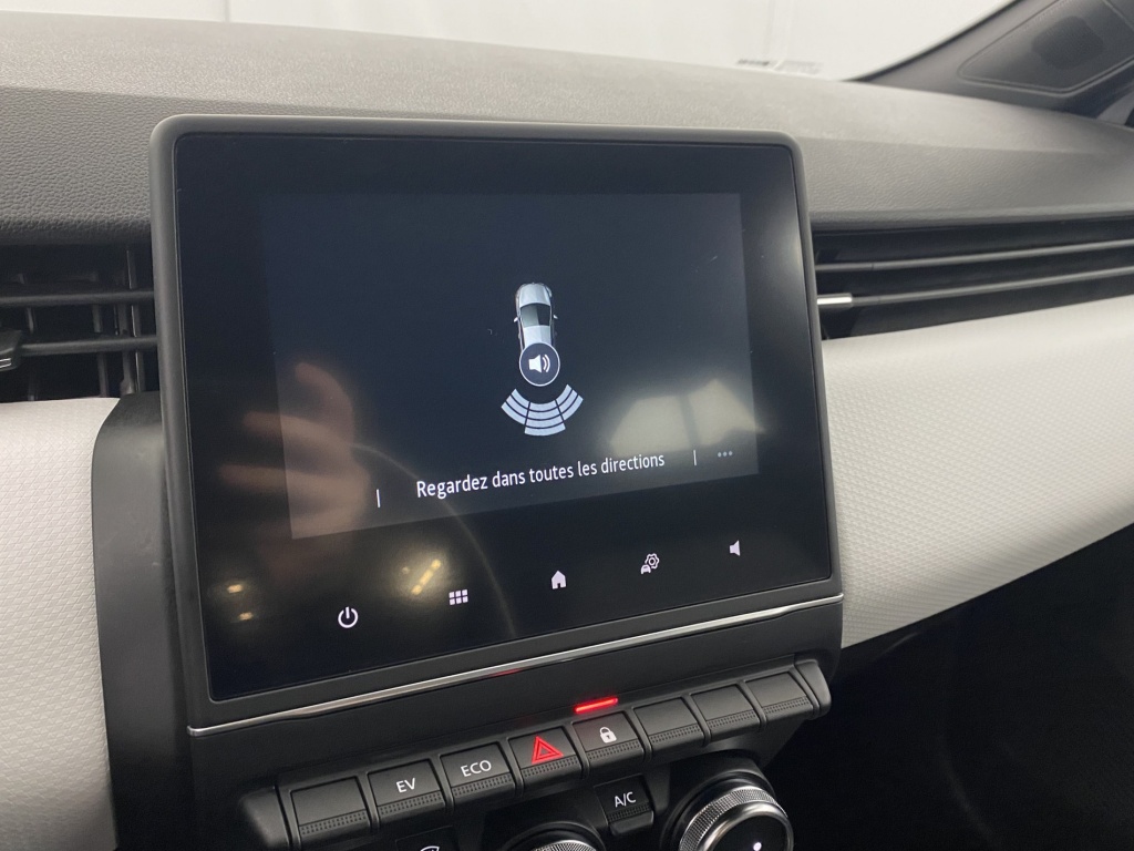 RENAULT Clio Limited E-Tech 140 21N - ref: 6-2971x206537 - Photo 19