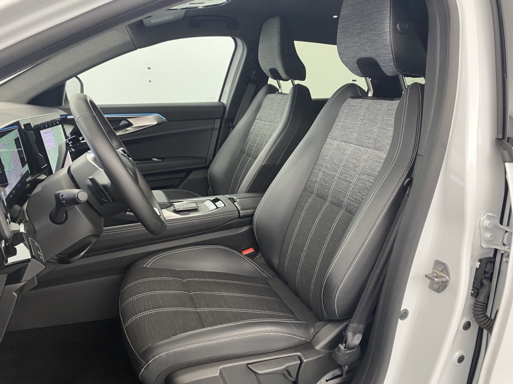 RENAULT Austral Techno E-Tech hybrid 200 - ref: 6-2971x216133 - Photo 13