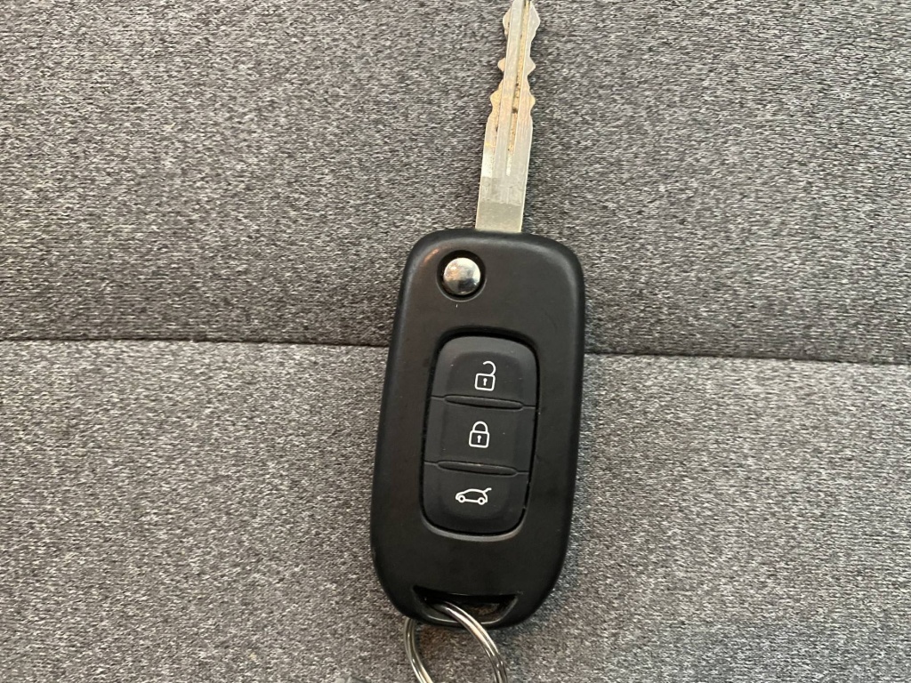 RENAULT Clio Evolution dCi 100 - ref: 6-2971x220244 - Photo 20