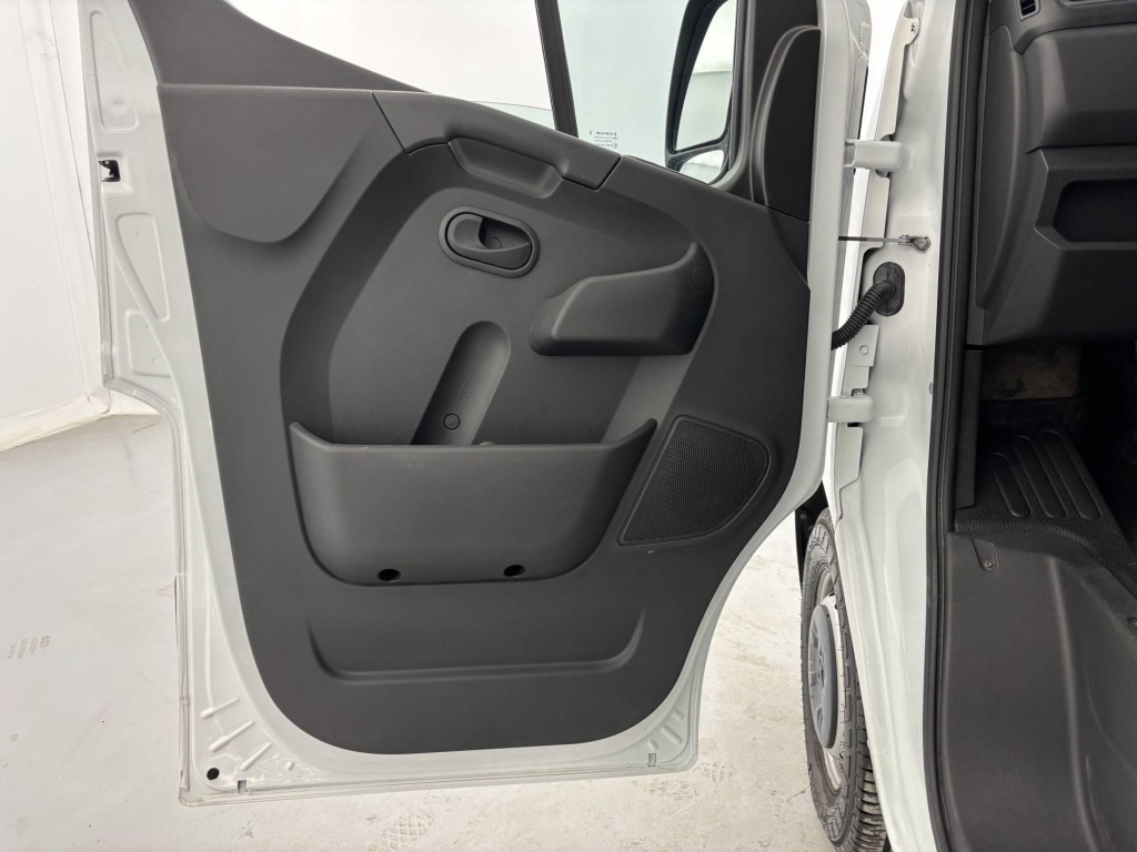 RENAULT Master GRAND CONFORT MASTER FGN TRAC F3500 L2H2 DCI 135 - ref: 6-2971x229325 - Photo 11