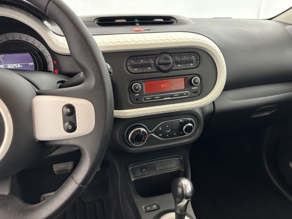 RENAULT Twingo Life III Achat Integral 21 - ref: 6-2971x229850 - Photo 17
