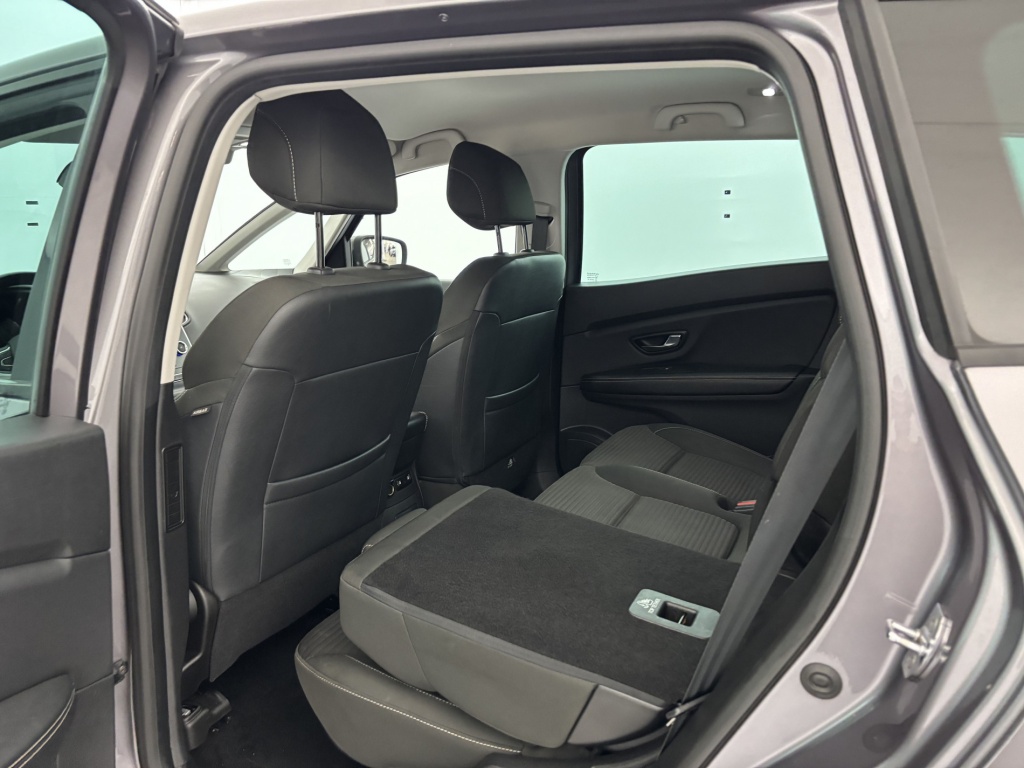 RENAULT Grand Scenic Business Blue dCi 120 21 - ref: 6-2971x230298 - Photo 11