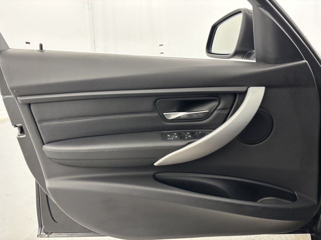 BMW Serie 3 Executive 1.5i 136ch - ref: 6-2971x230556 - Photo 11