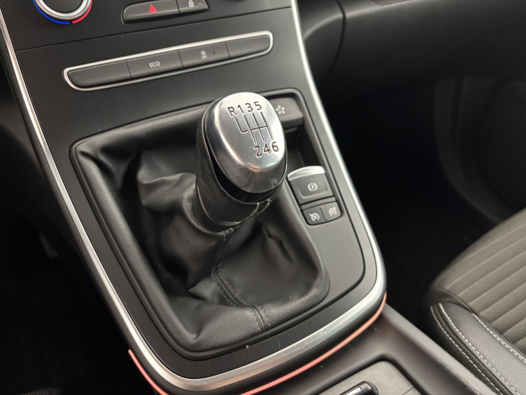 RENAULT Grand Scenic Business Blue dCi 120 21 - ref: 6-2971x234061 - Photo 19