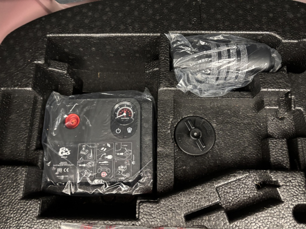 ABARTH 500 Abarth 595  595C 1.4 Turbo 16V T-Jet 145 ch BVA5 2p - ref: 6-2971x234803 - Photo 10