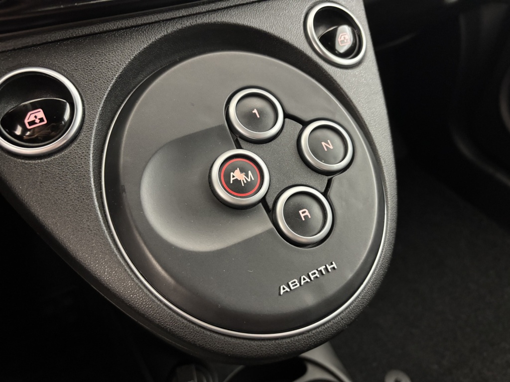 ABARTH 500 Abarth 595  595C 1.4 Turbo 16V T-Jet 145 ch BVA5 2p - ref: 6-2971x234803 - Photo 19