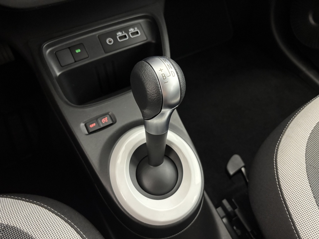 RENAULT Twingo Equilibre III E-Tech - ref: 6-2971x234809 - Photo 19