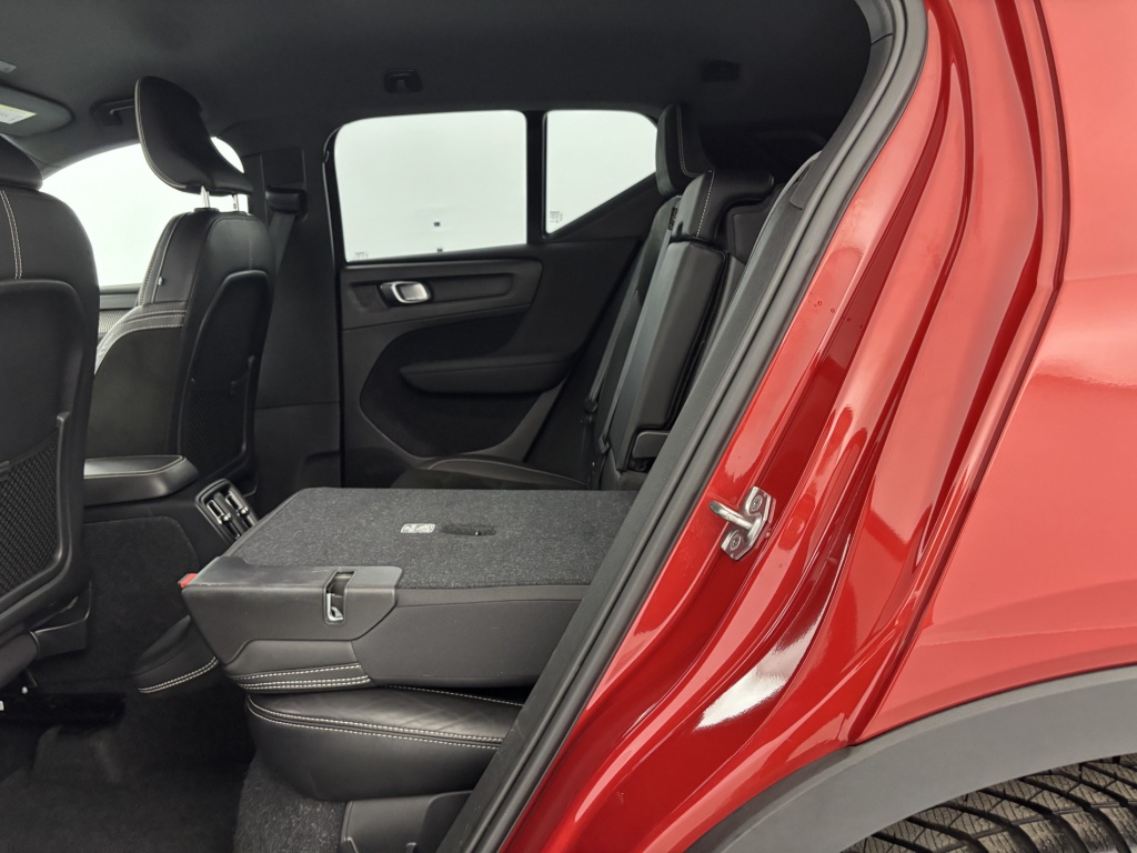 VOLVO XC40 R-Design D3 AdBlue 150 ch Geartronic 8 - ref: 6-2971x234821 - Photo 11