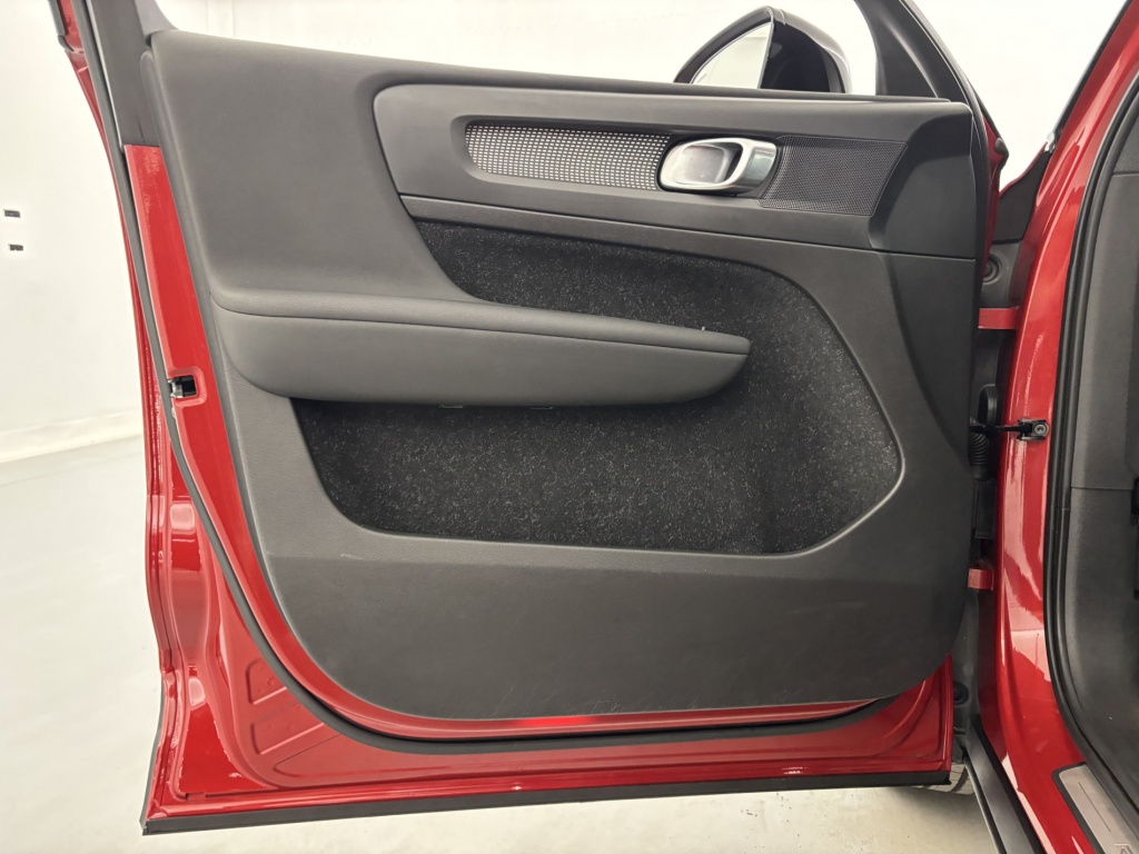 VOLVO XC40 R-Design D3 AdBlue 150 ch Geartronic 8 - ref: 6-2971x234821 - Photo 12