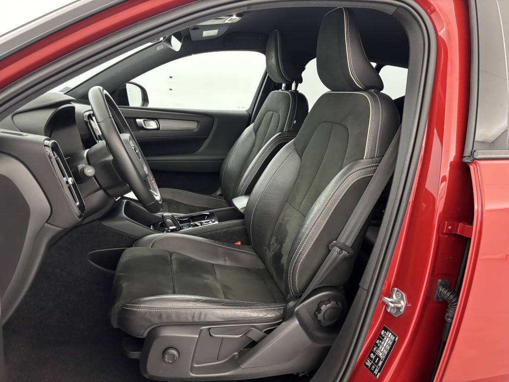VOLVO XC40 R-Design D3 AdBlue 150 ch Geartronic 8 - ref: 6-2971x234821 - Photo 13