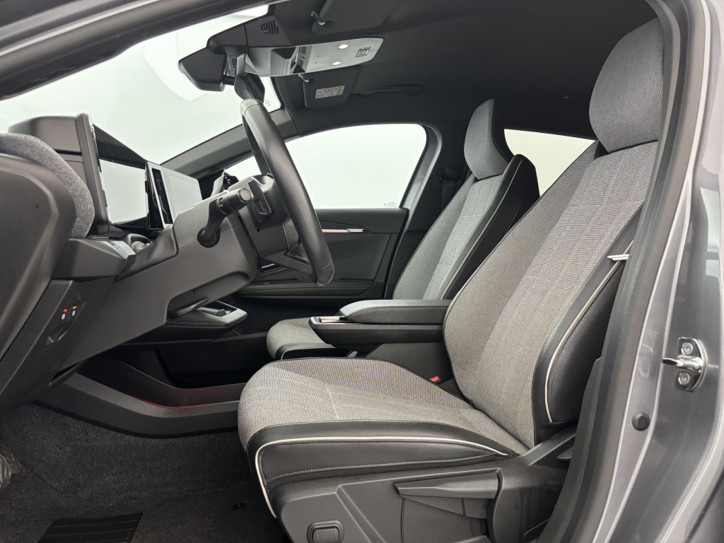 RENAULT Megane Techno EV40 130ch standard charge - ref: 6-2971x235777 - Photo 13