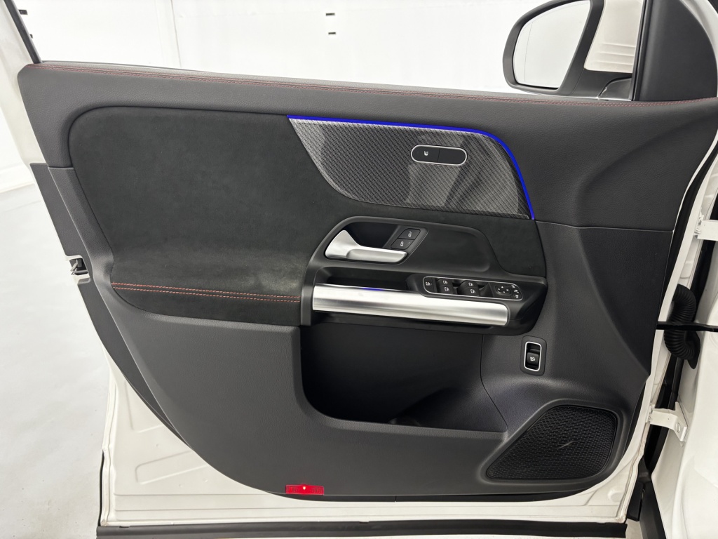 MERCEDES GLA AMG Line 200 d 8G-DCT - ref: 6-2971x236149 - Photo 12