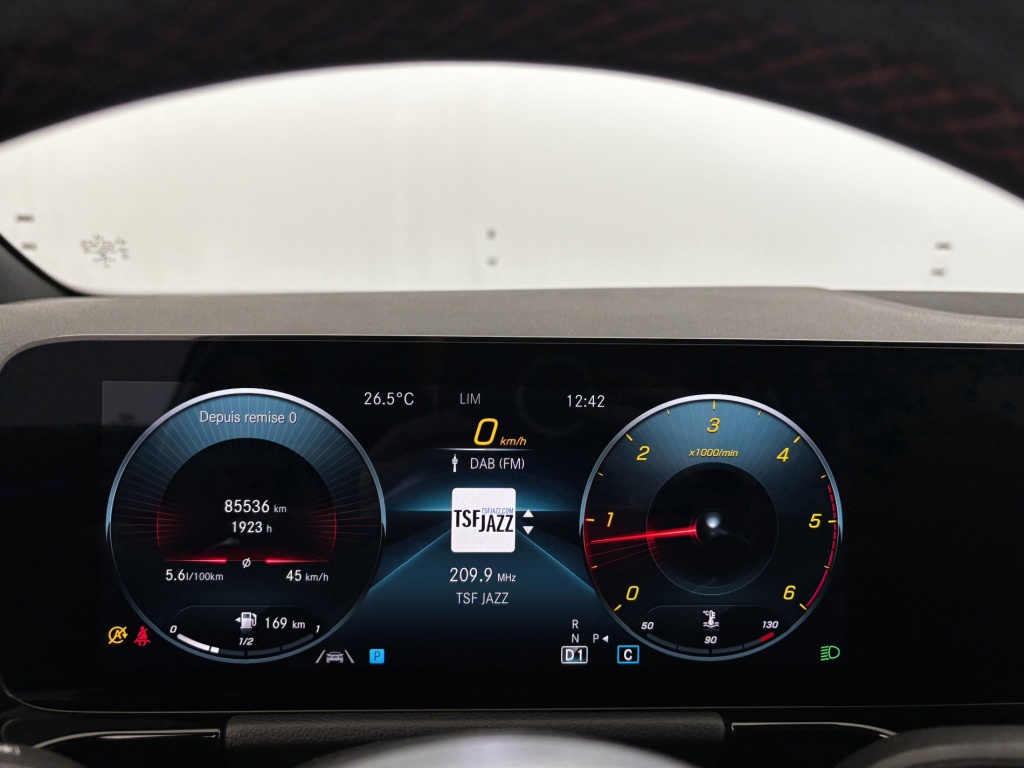 MERCEDES GLA AMG Line 200 d 8G-DCT - ref: 6-2971x236149 - Photo 16