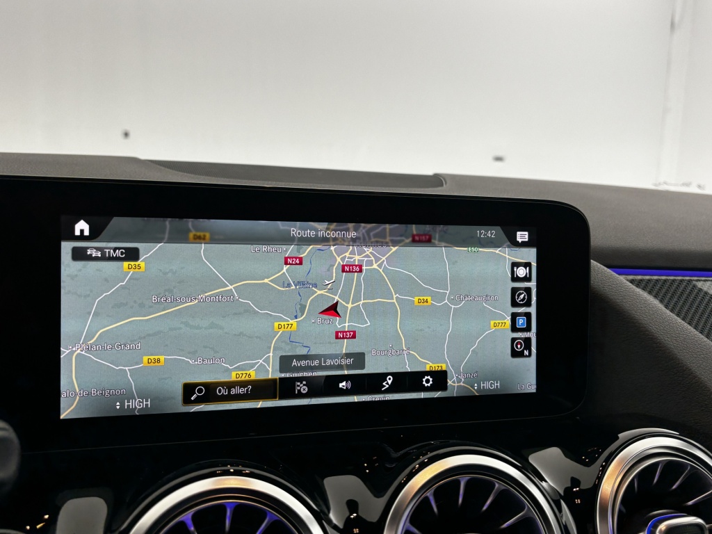 MERCEDES GLA AMG Line 200 d 8G-DCT - ref: 6-2971x236149 - Photo 19