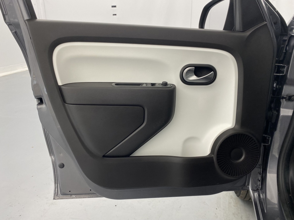 RENAULT Twingo Zen III Achat Integral 21 - ref: 6-2971x236462 - Photo 12